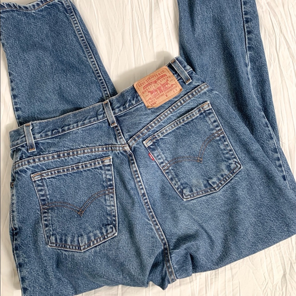 levi’s 550 high waisted mom jeans